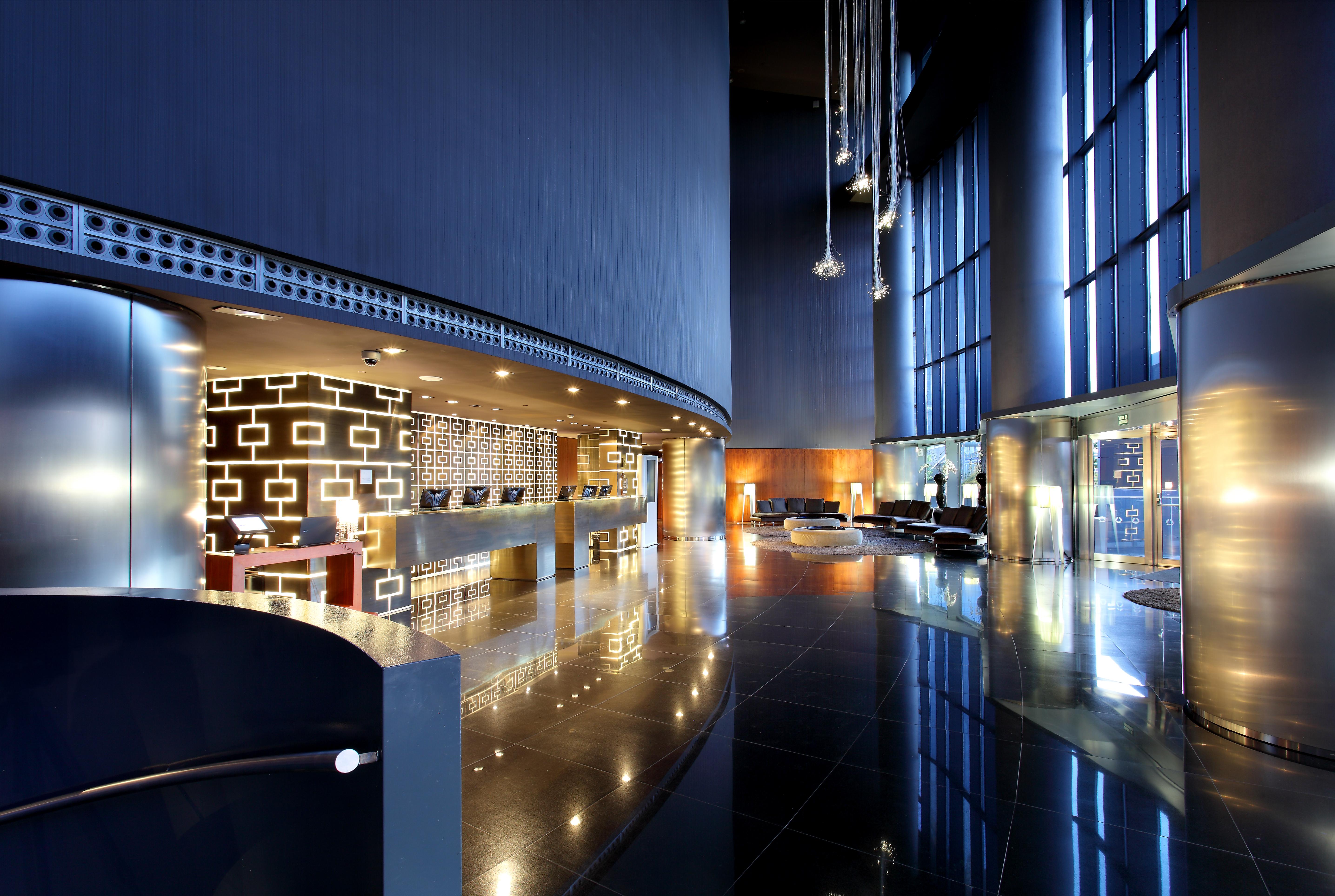 Eurostars Madrid Tower Hotell Interiør bilde The interior of the hotel